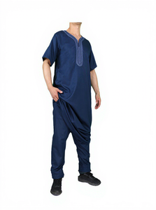 <span class=keywords><strong>Ensemble</strong></span> <span class=keywords><strong>Qamis</strong></span> <span class=keywords><strong>Homme</strong></span> Jubbah Marocain Islamique Modeste pour Hommes, Thobe avec Pantalon, Manches Courtes, Brodé de Qualité Supérieure, Deux Pièces - Product Image 4