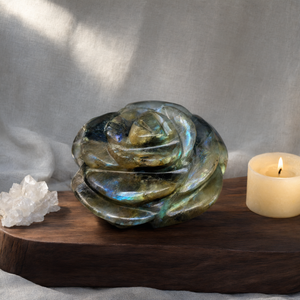 Tallados de flores de labradorita - cristal/gema/reiki/chakra/curación - UNA PIEZA SOLA - 2.5 pulgadas y 185 g (0.41 lb) - Product Image 3