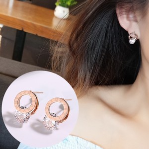 ต่างหู<span class=keywords><strong>ส</strong></span><span class=keywords><strong>ตั๊</strong></span><span class=keywords><strong>ด</strong></span>เพชรเทียมทรงกลมฝังรูปหัวใจ,ต่างหูโลหะไทเทเนียมตัวอักษรซูเปอร์แฟลชแบบมีเอกลักษณ์ - Product Image 2