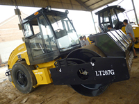 LUTONG 7 Tonnes LT207G 600Mm Chaussées Compacteur Vibrant de Rouleau De Route De Bébé