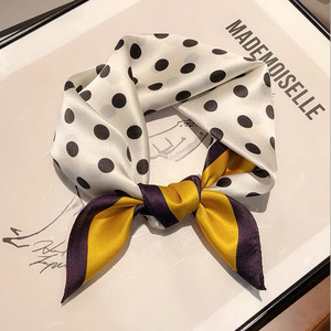 Nuovo arrivo sciarpa quadrata di pura <span class=keywords><strong>seta</strong></span> 100% di lusso con stampa personalizzata stile Vintage 53cm sciarpe estive rosse da donna all'ingrosso - Product Image 4