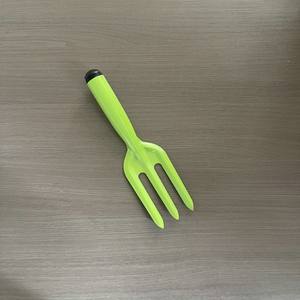 Otra pala de jardín de 3 dientes, de acero con recubrimiento en polvo verde, pala integrada para flores, uso agrícola, mango de plástico - Product Image 1