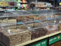 Nouveauté 2026 : Conteneur à bonbons et fruits secs en acrylique grande capacité pour présentoir de confiserie, vente en gros pour revente et micro-grocery