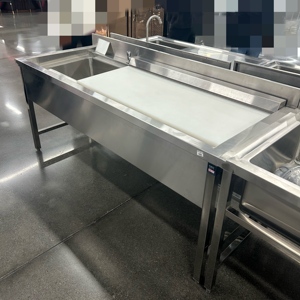 Tables <span class=keywords><strong>de</strong></span> préparation <span class=keywords><strong>de</strong></span> poisson en acier inoxydable sur mesure à longue durée <span class=keywords><strong>de</strong></span> vie pour les fournitures d'hôtels et <span class=keywords><strong>de</strong></span> restaurants et les tables <span class=keywords><strong>de</strong></span> transformation alimentaire - Product Image 1