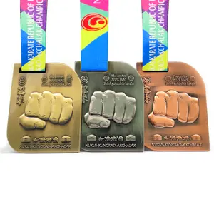 Produsen grosir medali penghargaan logam 2/3D medali perunggu emas perak medali olahraga kustom medali karate taekwondo