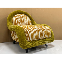 Nouvelle Arrivée - Fauteuil de Salon Hôtelier en Tissu Vert Olive à Rayures Zébrées avec Accoudoir Courbé et Revêtement Doux en Peluche