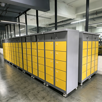 Armoire de remplacement de batteries extérieure à 8 emplacements avec BMS intégré, système de refroidissement par air, protection IP54 pour station de recharge de vélos électriques et véhicules électriques