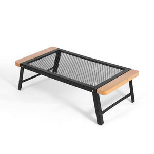 Table pliante d'extérieur en bois avec plateau en maille rectangulaire, portable, pour le camping et les pique-niques, avec design pliable pour une utilisation en extérieur - Product Image 3