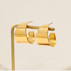 ต่างหูเรขาคณิตสแตนเลสชุบทอง 18K จำนวนมากจากโรงงาน เครื่องประดับกันน้ำ - Product Image 5