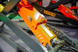 Pengangkat gunting kendaraan ultra-tipis 4000kg pengangkat gunting mobil hidrolik dengan Penyelaras roda - Product Image 4