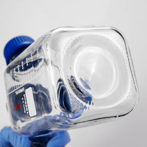 Vetreria da Laboratorio Personalizzata CS Labglass, Bottiglia a 4 Colli in Vetro Borosilicato per Fase Mobile di Cromatografia con Tappo a Vite Blu - Product Image 6