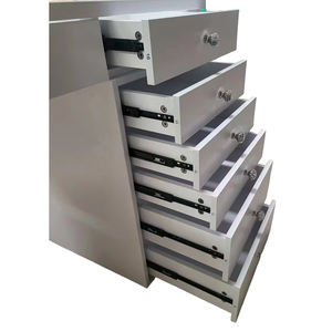 โต๊ะแต่งหน้ากระจกตั้งขนาดใหญ่พร้อมไฟ LED ทำจากไม้เฟอร์นิเจอร์บูติกทันสมัย - Product Image 2