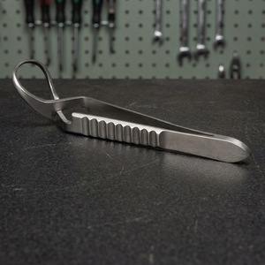 ที่หนีบผ้าผ่าตัดสแตนเลสสตีล Grip Surgical GS-115 ขนาด 5 ซม. 9 ซม. ใช้งานด้วยมือ ฆ่าเชื้อได้ ผ่านการรับรองมาตรฐาน CE ระดับ Class I - Product Image 2