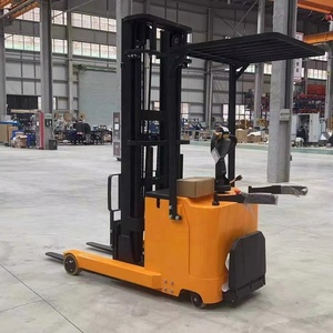 Montacargas Eléctrico YCMG de 2 Toneladas, 2000 kg, Batería de Litio, Elevación de 12 m, Mástil Libre Completo para Almacenes con Pasillos Estrechos, CE ISO - Product Image 2