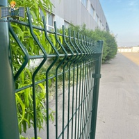 Grilles rigides pour clôtures métalliques avec panneaux de clôture en maille courbée galvanisée