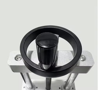 Machine de capsulage pneumatique électrique semi-automatique pour bouteilles et boîtes de conserve alimentaires avec acier à outils de haute qualité