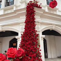 Arche de fleurs artificielles en tissu de soie inspirée de Monet avec un design incurvé pour la décoration de mariage