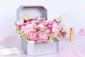 Custom lusso squisito rotondo secco fiorista rosa fioriere acrilico conservato forma del cilindro per mazzi di rivestimento UV in rilievo - Product Image 3