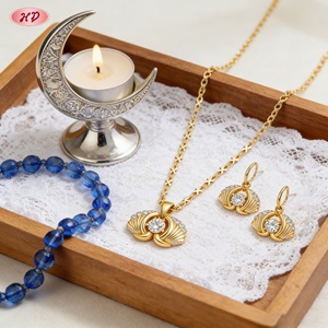 ชุดเครื่องประดับแฟชั่น Hengdian Jewelry ประดับเปลือกหอยและเพชรซิคอนเกรด AAA ชุบทองเหลือง 18K ขายส่งสำหรับผู้หญิง - Product Image 6