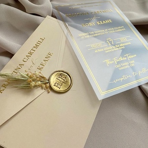 Elegantes Tarjetas de Invitación de Acrílico con Estampado Dorado Verde para Bodas y Graduaciones, Diseño Rectangular Personalizado para Eventos Nupciales - Product Image 3