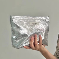 Nouveau Simple brillant paillettes argent maquillage trousses de toilette Logo personnalisé à la mode soins de la peau stockage sac cosmétique pour les femmes