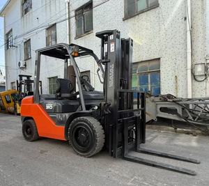 For Compact <b>Used</b> Forklift 3 Ton Diesel Engine Stacker Three Stage Mast Side Shift Japan - Product Image 1