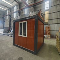Vente en gros Maison préfabriquée en conteneur à petite cabine Maison durable en conteneur assemblée à toit triangulaire préfabriquée de haute qualité 20 pieds