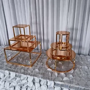 Support de présentation de gâteaux et de desserts Jane Love personnalisé pour mariages, anniversaires, Noël et remises de diplômes - Product Image 2