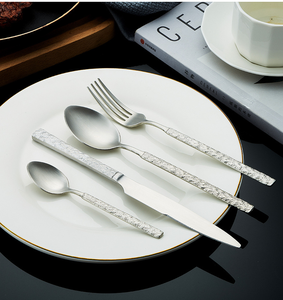 DFU233 Promotion Prix Bas Stock Disponible et Personnalisable Ensemble de Couverts Haut de Gamme en Argent - Product Image 4