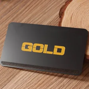 Op Maat Gemaakte Matte Black Metal Kaart Met Gouden Debossed Logo Afdrukken Mat Zwart Roestvrij Staal Visitekaartje