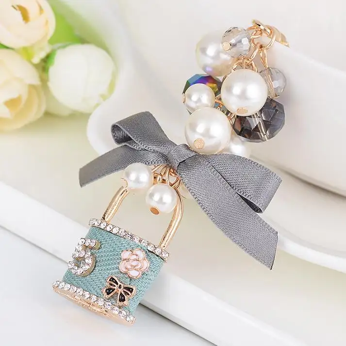 CH4584 Hot selling handbag key chains Fashion key chain with pearls Alloy key chain jewelry wholesale