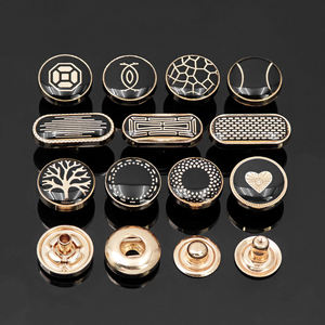 Camisa de Manga Larga con Cierre de Cuatro Botones a Presión, Logotipo Personalizado, Thobe Abaya con Botones a Presión, Nuevos Diseños - Product Image 3