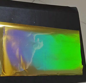 Papier holographique de qualité supérieure, personnalisé, générique, en PET, écologique, pour l'emballage et l'impression - Product Image 4
