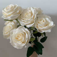 B-1126 Hoogwaardige witbeige bloemige design handgemaakte zijden rozen takken kunstmatige rozen bloemenboeket voor decoratie