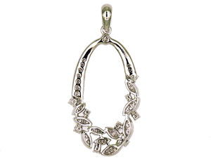 Colgante Ovalado de Diamantes en Oro de 18K, 0.818ct, 56 Diamantes, 326g, Diseño Delicado de Marco Abierto, Colección de Joyería Fina - Product Image 3