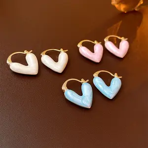 2023 Fashion Copper Cute V Love Heart Jewelry Clay Texture Acrylic Drop Dangle Earrings Resin Heart Drop Earrings for Women