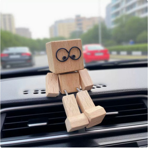 Estatua de marioneta de madera, decoración para coche, regalo en miniatura de estilo de dibujos animados para uso en el hogar y el vehículo - Product Image 3