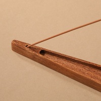 MAXERY Porte-encens moderne en bois de noyer, brûleur d'encens triangulaire minimaliste en bois, plateau attrape-cendres pour la maison et la décoration de yoga