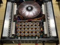 Profesyonel Güç Amplifikatörü Sınıf H Amplifikatör 4 Kanallı 4x1000w Stereo Amplifikatör Sahne ve Dış Mekan Etkinlikleri için Ses Ekipmanı
