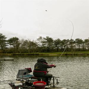 Canne à pêche feeder européenne personnalisée en fibre <span class=keywords><strong>de</strong></span> carbone haute résistance pour la pêche à la carpe en rivière, équipement <span class=keywords><strong>de</strong></span> pêche spinning - Product Image 6