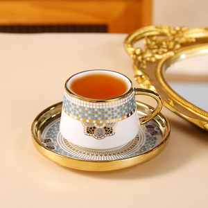 <span class=keywords><strong>Set</strong></span> di Tazze e Piatti in Ceramica e Porcellana con Bordo Dorato, Stile Moderno Occidentale di Lusso per Tè del Pomeriggio Britannico - Product Image 4