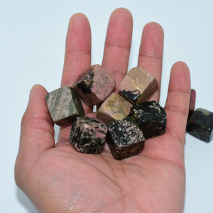 Commercio all'ingrosso 20-30mm linea nera naturale <span class=keywords><strong>Rhodonite</strong></span> quadrato caduto pietre Feng Shui stile agata gemma per la decorazione della casa - Product Image 2