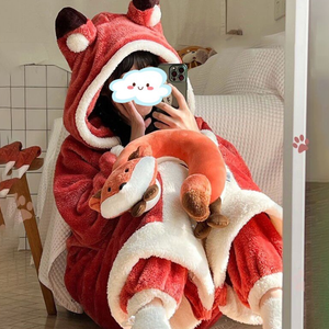 Pigiama Invernale Caldo in Velluto Spesso con Design di Volpe Carina per Ragazze - Product Image 4