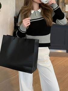 Pull <span class=keywords><strong>polo</strong></span> rayé gris et noir populaire pour la vie universitaire et le style urbain – Tendance, doux, chaud, en maille côtelé<span class=keywords><strong>e</strong></span>, idéal comme vêtement d'extérieur - Product Image 5