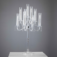 Candelabre en acrylique transparent à 13 bras, idéal pour les centres de table de mariage et la décoration de tables événementielles (vente en gros)