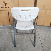 Chaise pliable de loisirs en plastique extérieur personnalisable en HDPE pour le dîner Nouveau design avec différentes couleurs pour les tables d'extérieur