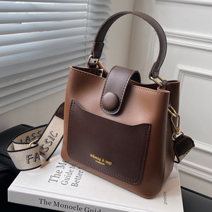 European American Lady Vintage Style Explosion Brown PU Shoulder Bag Retro Large Capacity Water Resistant <strong>Candy</strong> - Product Image 2