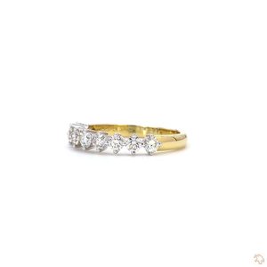 Bague en or moderne sertie de diamants pour femme, bijou classique étincelant, cadeau pour mariage, fiançailles et usage quotidien - Product Image 3
