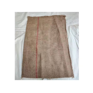 Sac en jute ventilé pour pommes de terre et oignons, structure tissée pour le stockage des légumes-racines, protection respirante, essentiel pour le transport et la vente en marché - Product Image 1