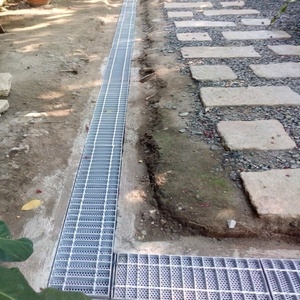 Grille de sol en acier moderne pour bâtiment, en acier inoxydable et acier au carbone, avec mailles soudées, pour passerelle et système de drainage - Product Image 6